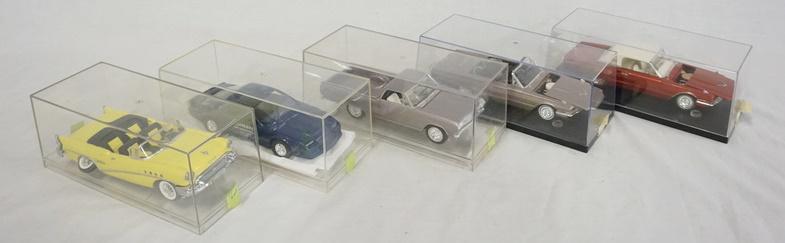 LOT OF 5 BUILT MODEL KITS OF VINTAGE CARS (1 of 4)