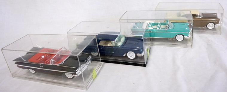 LOT OF 4 BUILT MODEL KITS OF VINTAGE CARS: LOT OF FOUR BUILT MODEL KITS OF VINTAGE CARS INCLUDING A CHEVROLET IMPALA, A THUNDERBIRD, A CHEVROLET BEL AIR, & A 1955 CHEVROLET BEL AIR. ALL COME IN DISPLAY CASES