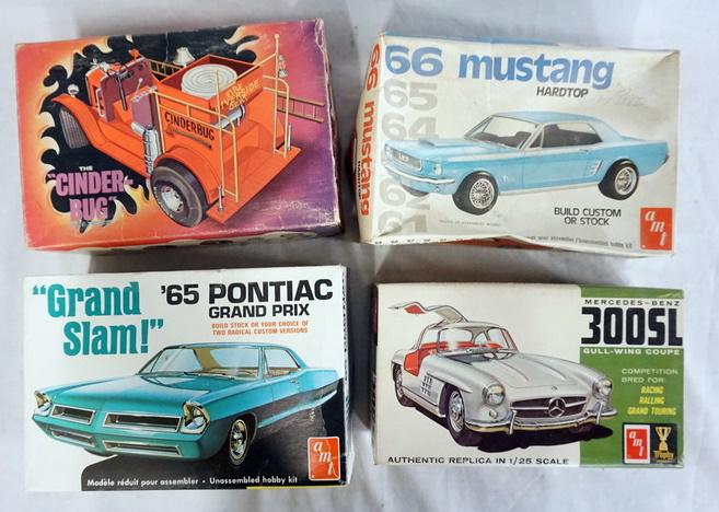 LOT OF 4 AMT MODEL CAR KITS (1 of 3)