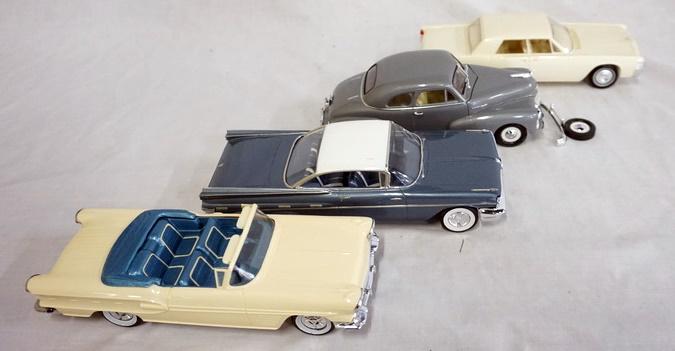 LOT OF 4 BUILT MODEL KITS OF VINTAGE CARS (1 of 4)