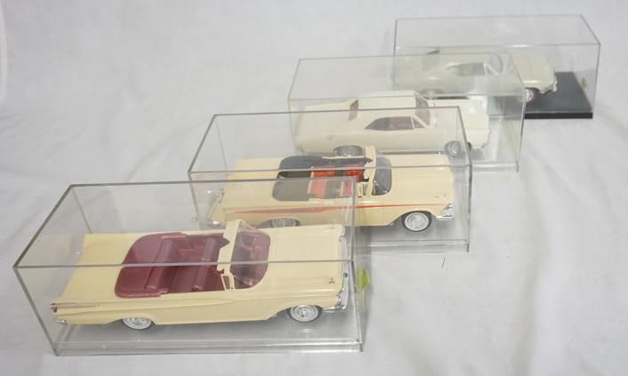 LOT OF FOUR BUILT MODEL KITS OF VINTAGE CARS (1 of 4)