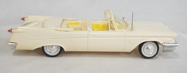 1960 CHRYSLER IMPERIAL MODEL CAR: 1960 CHRYSLER IMPERIAL MODEL CAR