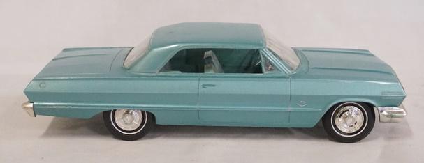 VINTAGE CHEVROLET IMPALA PROMO MODEL CAR (1 of 5)