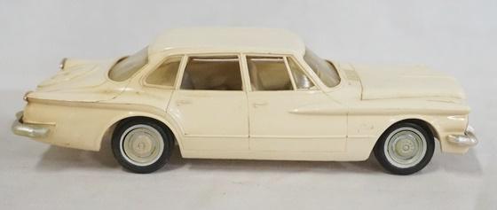 PROMOTIONAL CHRYSLER VALIANT MODEL CAR: PROMOTIONAL 1960 CHRYSLER VALIANT MODEL CAR