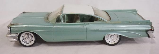 PONTIAC BONNEVILLE PROMO MODEL CAR: 1959 PONTIAC BONNEVILLE PROMOTIONAL MODEL CAR