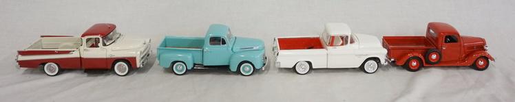 LOT OF 4 MODELS OF VINTAGE TRUCKS (1 of 3)