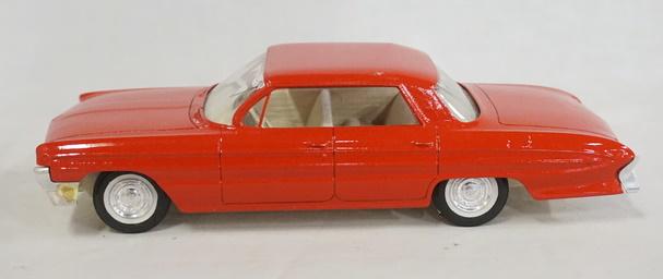 PROMOTIONAL JO-HAN 1961 OLDSMOBILE MODEL: PROMOTIONAL JO-HAN 1961 OLDSMOBILE MODEL CAR