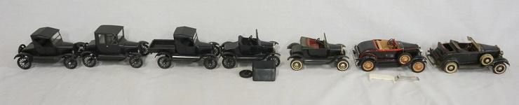 LOT OF 7 BUILT MODEL KITS OF ANTIQUE CARS: LOT OF SEVEN BUILT MODEL KITS OF ANTIQUE CARS. AS FOUND.