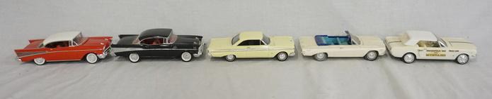 LOT OF 5 BUILT MODEL KITS OF VINTAGE CARS (1 of 3)