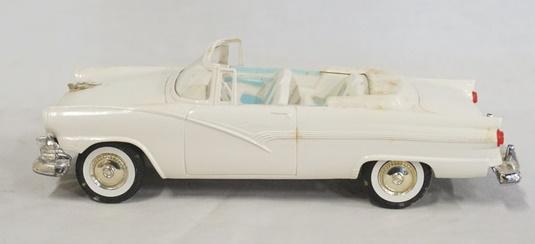 PROMOTIONAL AMT FORD FAIRLANE SUNLINER MODEL CAR (1 of 5)