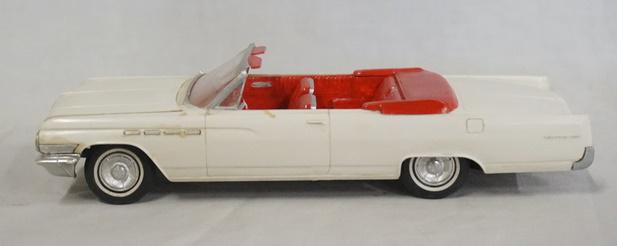 1963 BUICK ELECTRA PROMOTIONAL MODEL CAR (1 of 5)