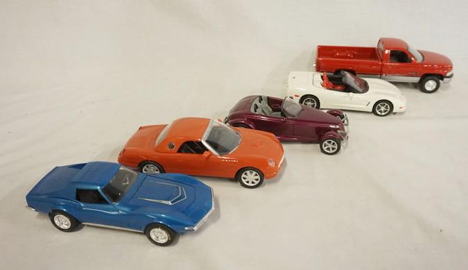 LOT OF 5 MODEL CARS/TRUCKS (1 of 3)