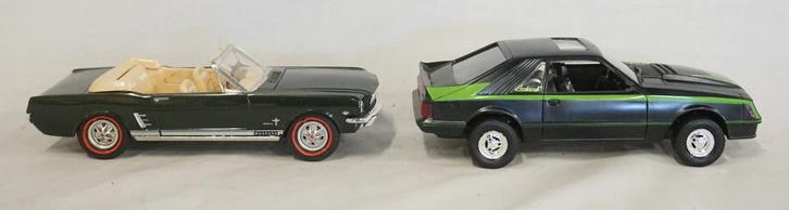 LOT OF 2 PROMOTIONAL MUSTANG MODEL CARS (1 of 5)