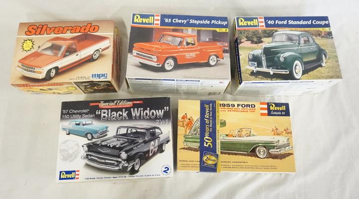 LOT OF 5 MODEL CAR KITS (1 of 3)