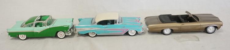 LOT OF 3 BUILT MODEL KITS OF VINTAGE CARS (1 of 3)