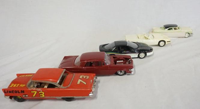 LOT OF 5 MODELS OF VINTAGE CARS (1 of 4)