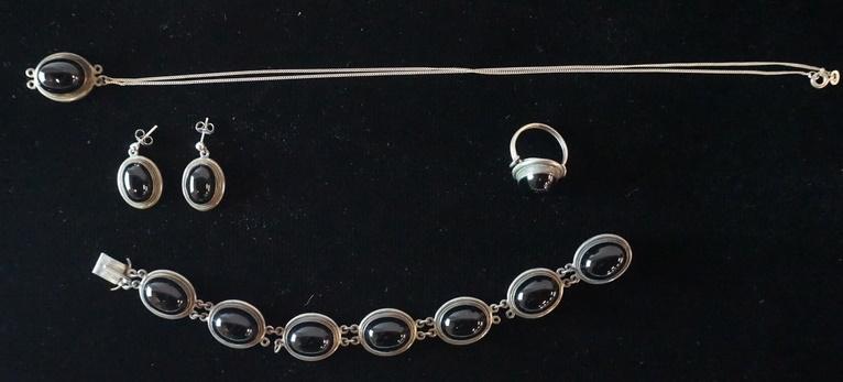 HEAVY ONYX JEWELRY SET (1 of 2)