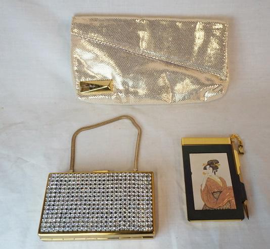 LOT W/ NOTE PAD, CLUTCH & COMPACT PURSE (1 of 7)