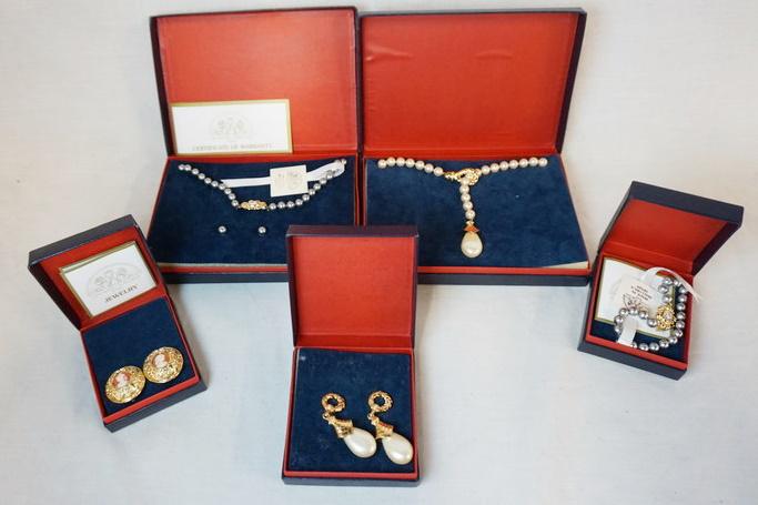 LOT OF GIOVANNI TORIONIA JEWELRY (1 of 4)