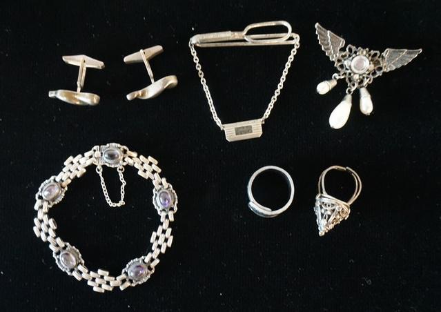 LOT OF MISC JEWELRY INCLUDING STERLING SILVER (1 of 4)
