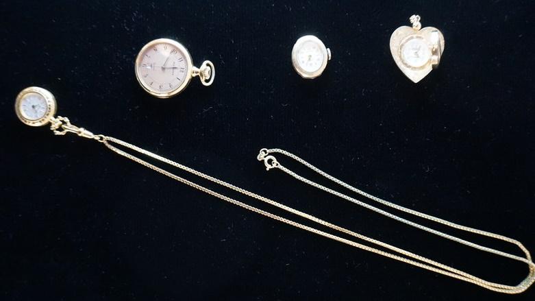 LOT OF 4 WATCHES (1 of 3)