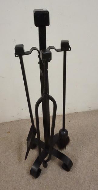 SET OF IRON FIREPLACE TOOLS W/HOLDER: SET OF IRON FIREPLACE TOOLS W/HOLDER
