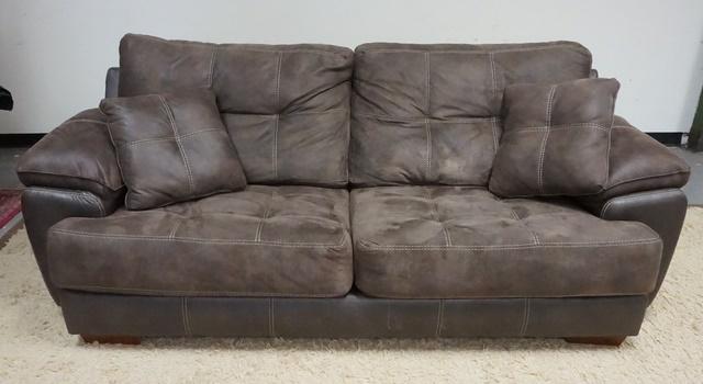 BA JACKSON WIDE SOFA W/THROW PILLOWS: BA JACKSON WIDE SOFA W/THROW PILLOWS, APPROXIMATELY 94 IN WIDE