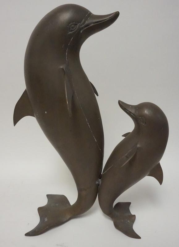 LARGE BRASS/BRONZE DOLPHIN SCULPTURE: LARGE BRASS/BRONZE DOLPHIN SCULPTURE, 19 IN HIGH