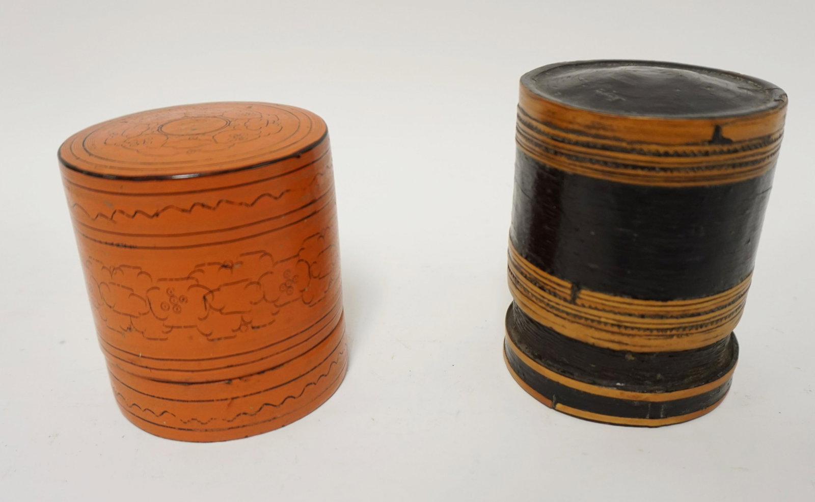 2 BURMESE LACQUERED BETEL BOXES: 2 BURMESE LACQUERED BETEL BOXES, LARGEST IS 4 IN X 3 1/2 IN