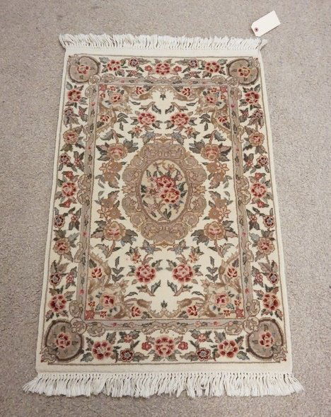 ORIENTAL STYLE THROW RUG (1 of 1)