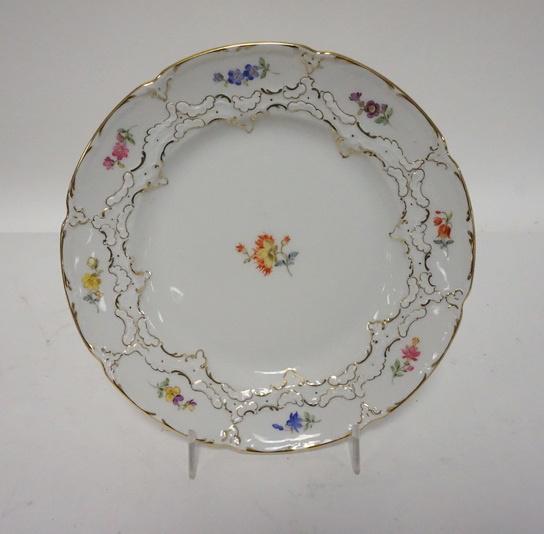 MEISSEN FLORAL DECORATED PLATE: MEISSEN 8 IN FLORAL DECORATED PLATE