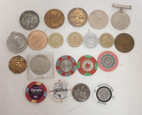 LOT OF MEDALLIONS/COMMEMORATIVE COINS, GAMBLING CHIPS (1 of 1)