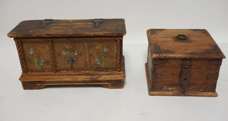 2 PIECE LOT INCLUDING A MINIATURE DECORATED BLANKET (1 of 5)