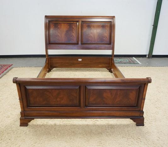 ETHAN ALLEN QUEEN SIZE  SLEIGH BED (1 of 5)