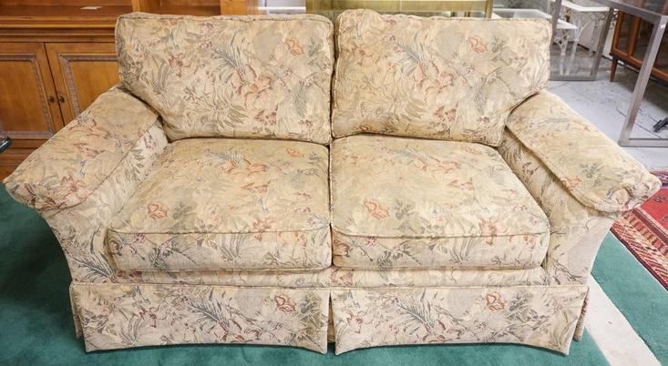 HECKMAN WOODMARK LOVE SEAT (1 of 3)
