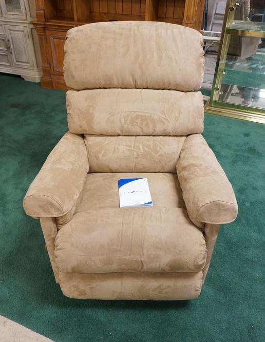 LAZY BOY RECLINER (1 of 4)