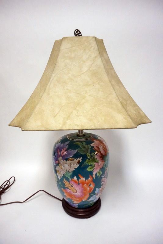 ASIAN COVERED POTTERY URN TABLE LAMP (1 of 3)