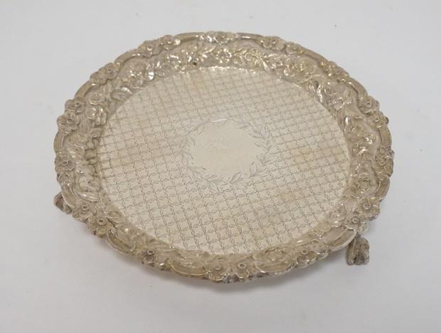 S KIRK & SON STERLING SILVER SMALL FOOTED TRAY (1 of 3)