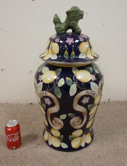 LARGE COVERED FLOOR URN W/FOO DOG FINIAL: LARGE COVERED FLOOR URN W/FOO DOG FINIAL, 25 1/2 IN HIGH