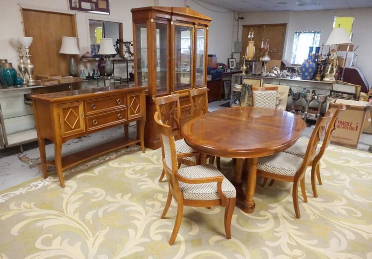 STANLEY CHERRY DINNING ROOM SET (1 of 12)