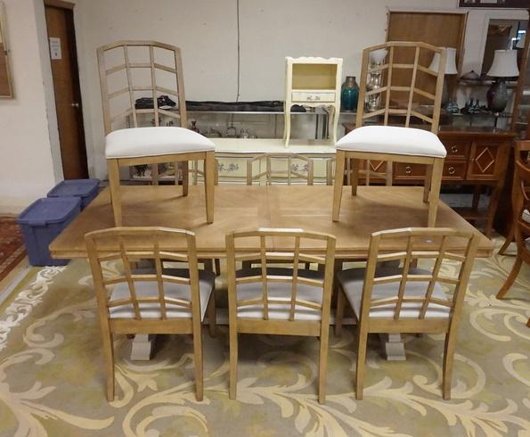 OAK TOP DINING TABLE & 8 CHAIRS (1 of 7)