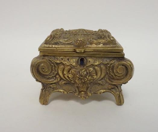 ORNATE HEAVY CAST BRASS DRESSER BOX (1 of 4)