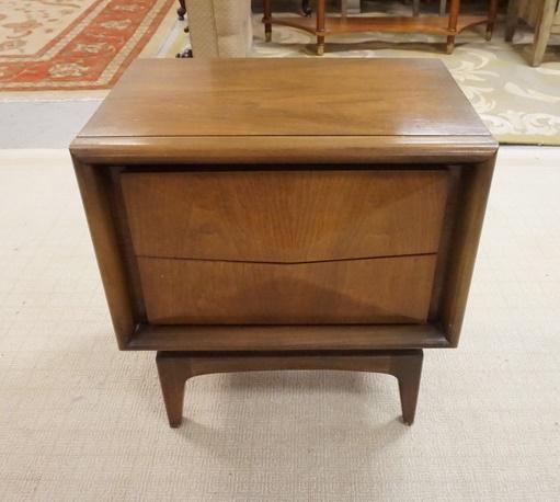 UNITED DIAMOND 2 DRAWER NIGHTSTAND (1 of 3)