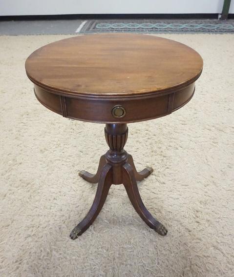 MAHOGANY DUNCAN PHYFE STYLE 2 DRAWER LAMP TABLE (1 of 2)