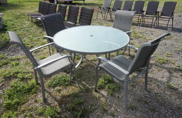 GLASS TOP PATIO TABLE W/4 CHAIRS (1 of 1)