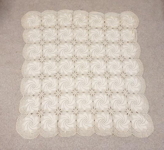 LACE TABLECLOTH: LACE TABLECLOTH, 46 IN X 42 IN
