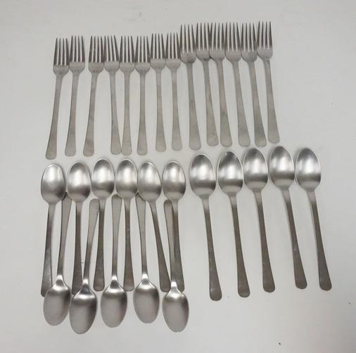 30 PIECE GEORG JENSEN STAINLESS FLATWARE (1 of 3)