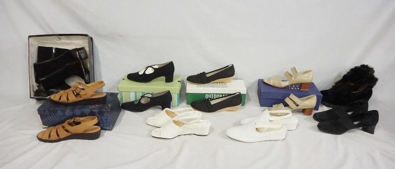 LOT OF 9 PAIRS OF WOMENS SHOES: LOT OF NINE PAIRS OF WOMENS SHOES. LOT INLCUDES TROTTERS, COBBLE, OUTDORABLES, DANIEL GREEN, & MUNRO. ALL SHOES ARE SIZES 7 1/2-8. VARYING DEGREES OF WEAR AS FOUND.