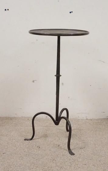 SMALL ROUND IRON STAND (1 of 2)
