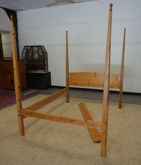 MUSEUM OF AMERICAN FOLK ART 4 POSTER BED: MUSEUM OF AMERICAN FOLK ART 4 POSTER BED *AUTHENTIC REPRODUCTION* 61 IN WIDE X 81 IN LONG X 83 IN HIGH